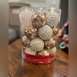 Shatterproof Holiday Ornament Set - White and Gold